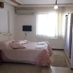 Cunda Beyaz Balina Ayvalı