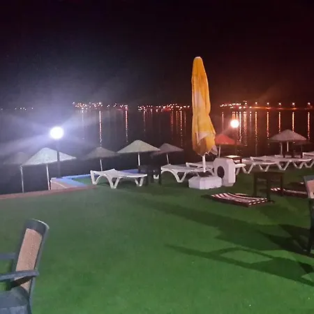 Cunda Beyaz Balina מלון Ayvalı