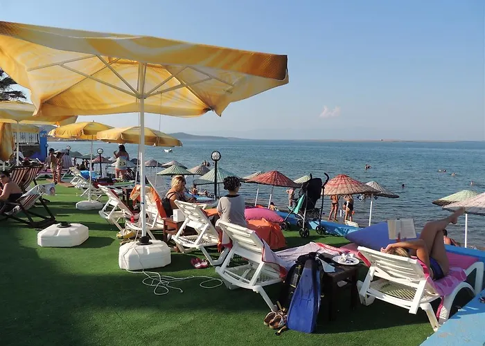 Cunda Beyaz Balina Ayvalı