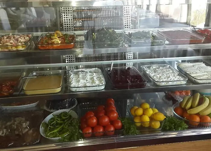 Cunda Beyaz Balina Ayvalı